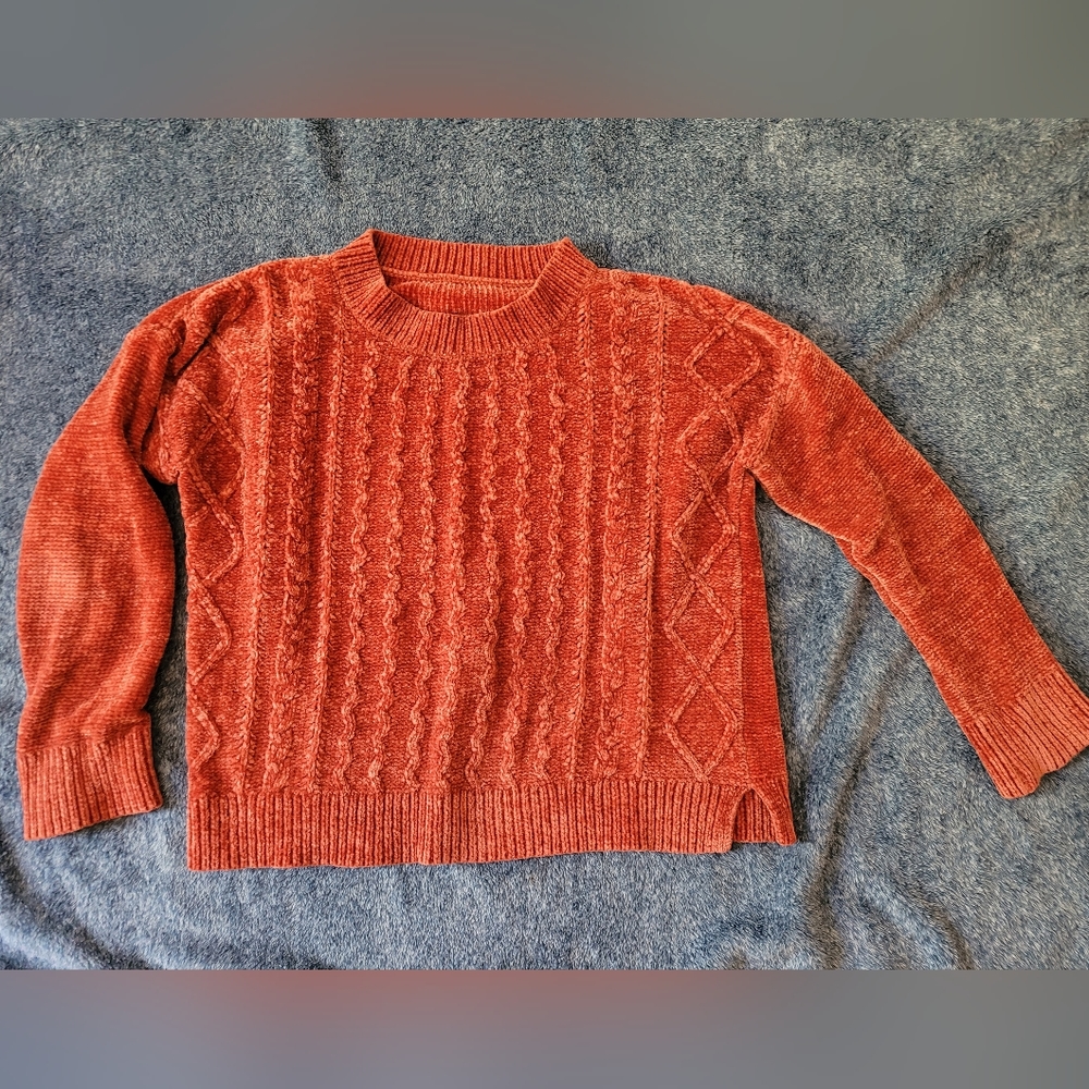 Beautiful crop sweater